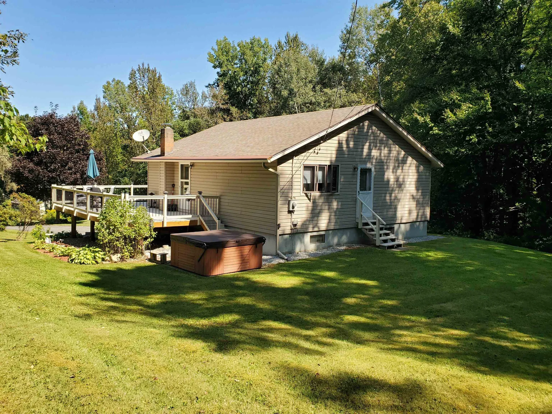 31 Warren Road Enfield NH 03748