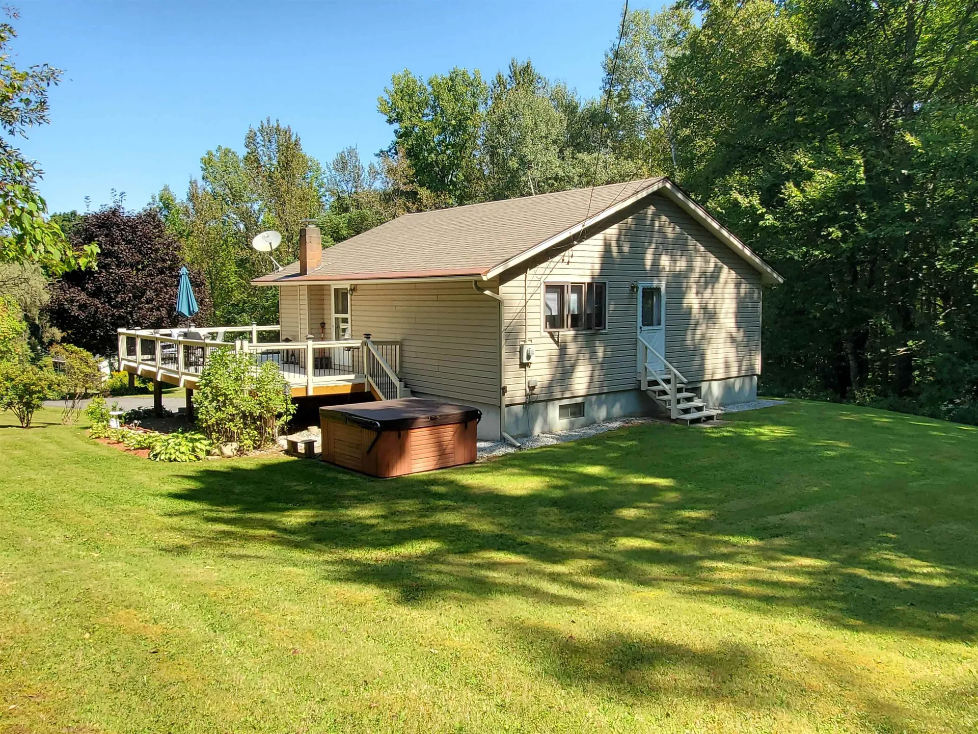 31 Warren Road Enfield NH 03748