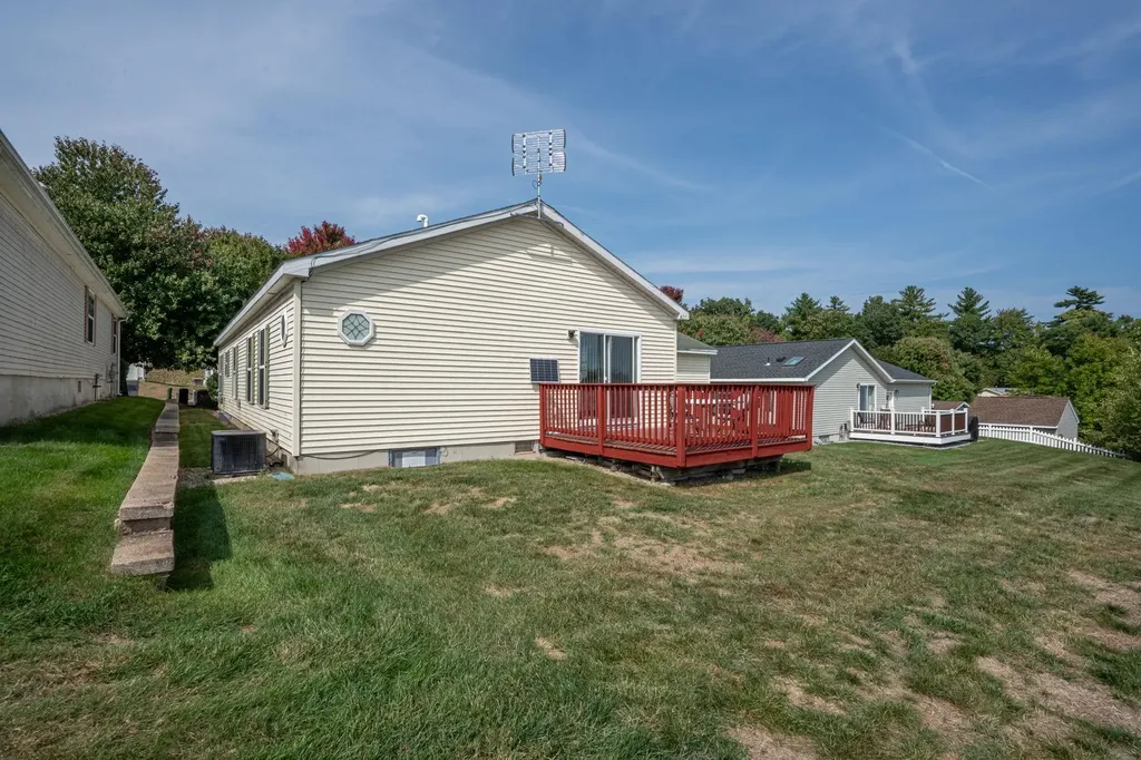 39 Serenity Way Manchester NH 03104