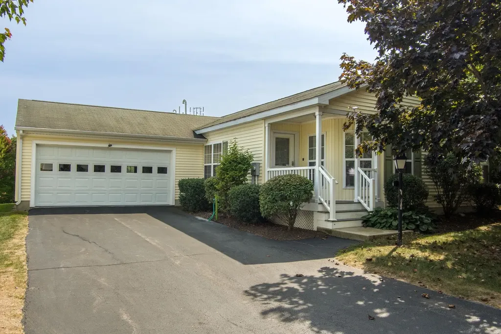39 Serenity Way Manchester NH 03104