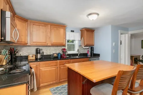 155 Hampstead Road Derry NH 03038