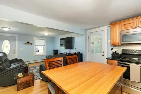 155 Hampstead Road Derry NH 03038