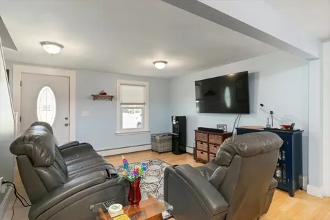 155 Hampstead Road Derry NH 03038