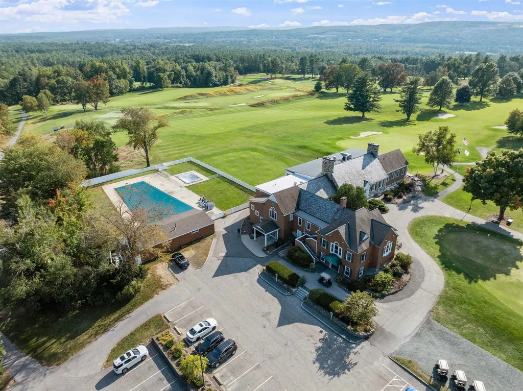 8 Oakmont Drive Concord NH 03301
