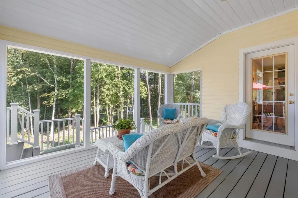 8 Oakmont Drive Concord NH 03301