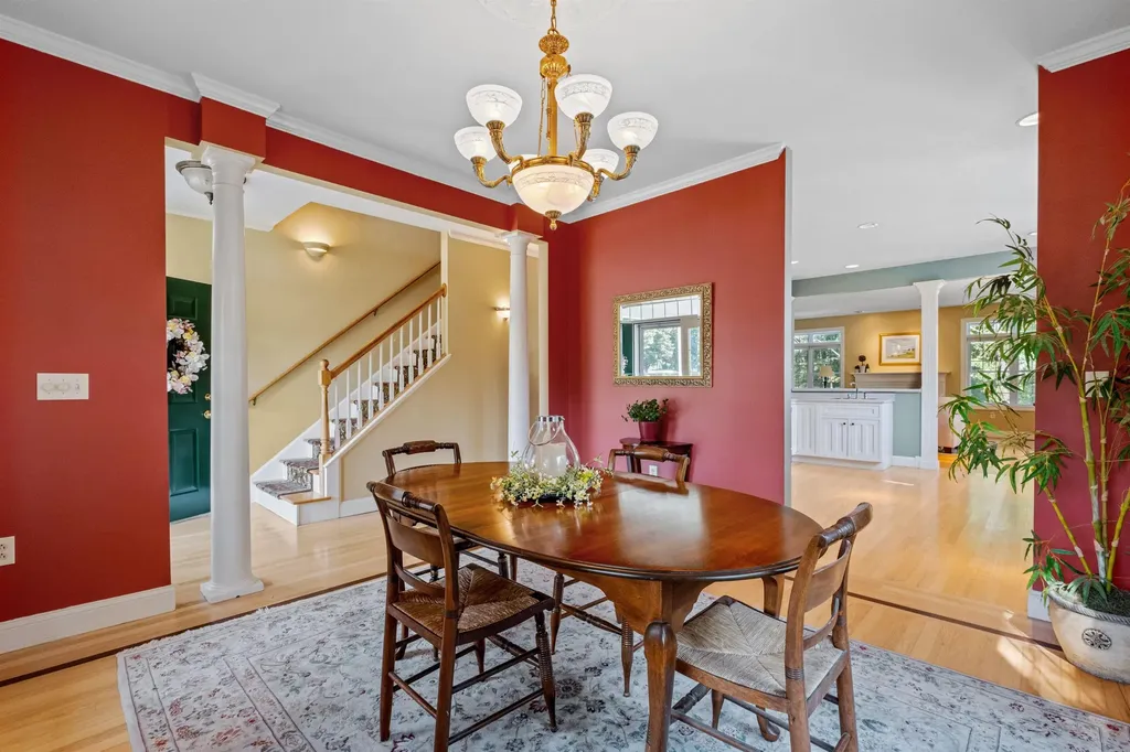 8 Oakmont Drive Concord NH 03301