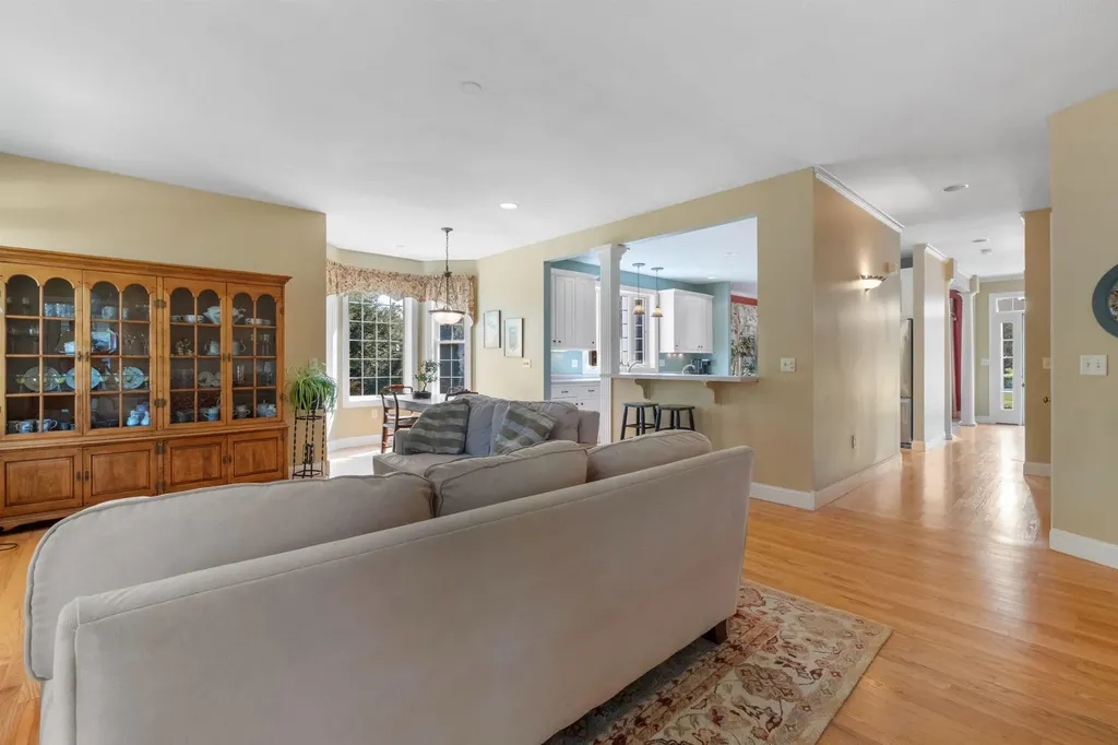 8 Oakmont Drive Concord NH 03301