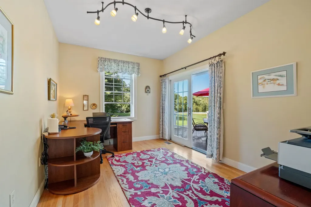 8 Oakmont Drive Concord NH 03301