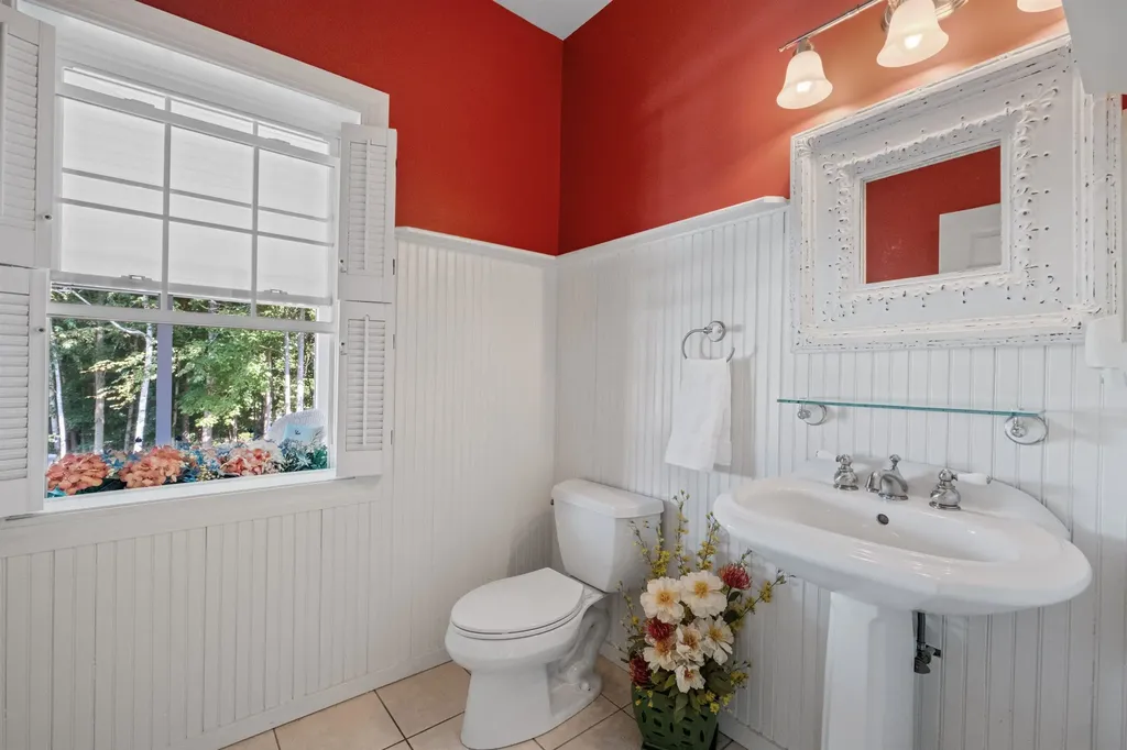 8 Oakmont Drive Concord NH 03301