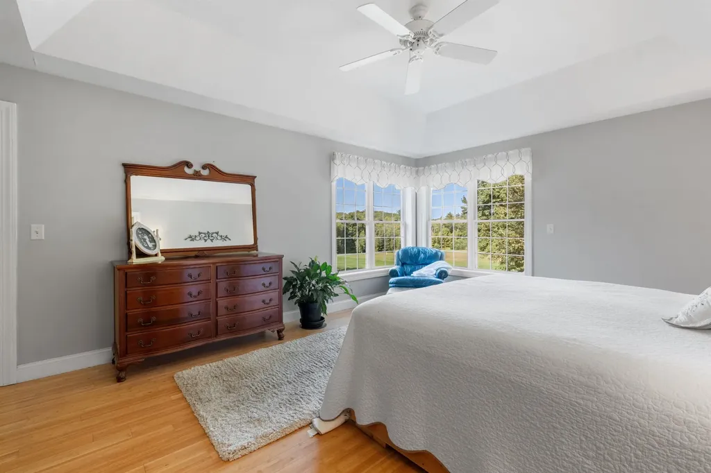 8 Oakmont Drive Concord NH 03301
