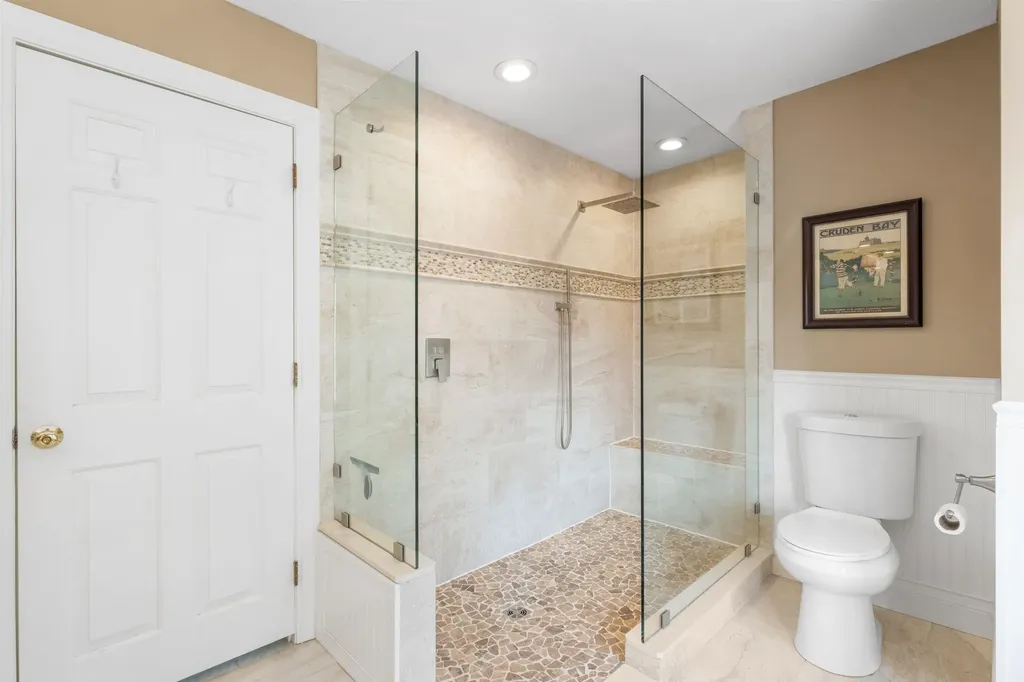 8 Oakmont Drive Concord NH 03301