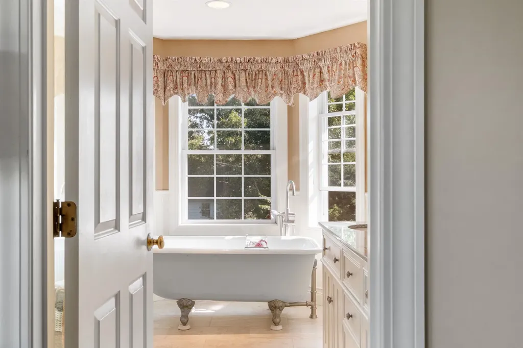 8 Oakmont Drive Concord NH 03301