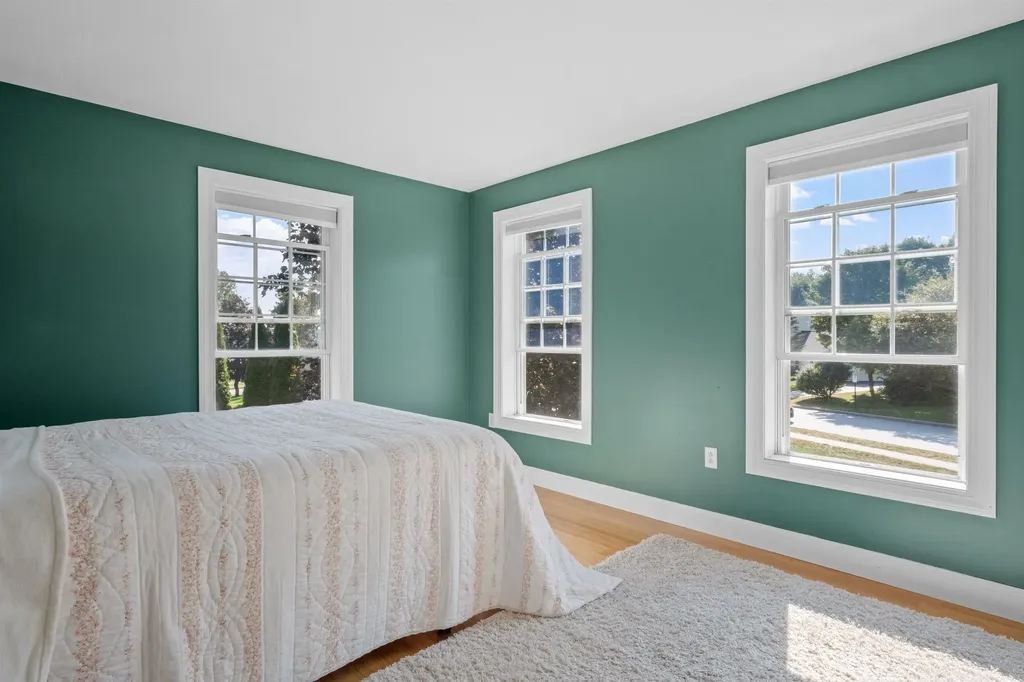 8 Oakmont Drive Concord NH 03301