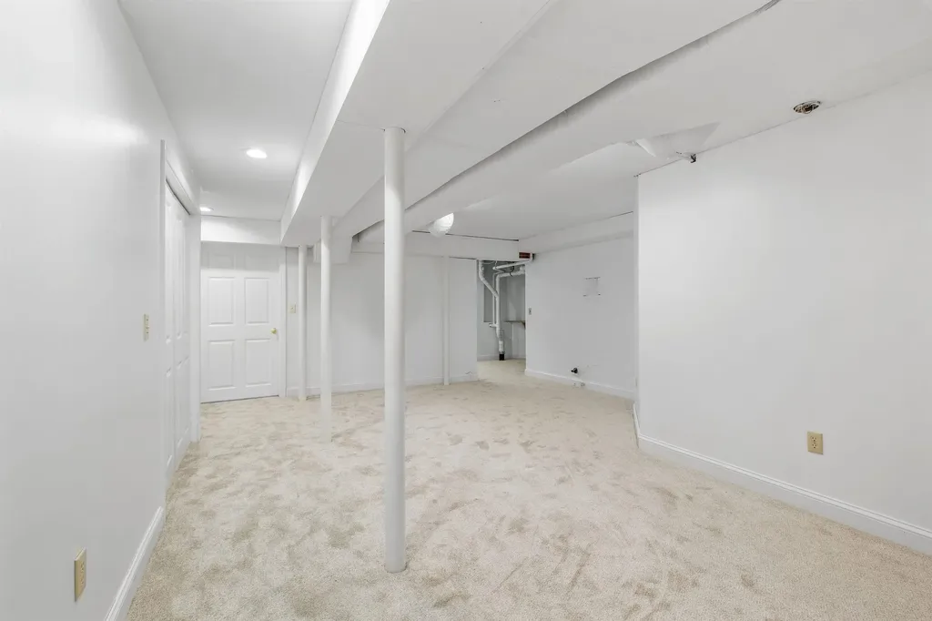 8 Oakmont Drive Concord NH 03301