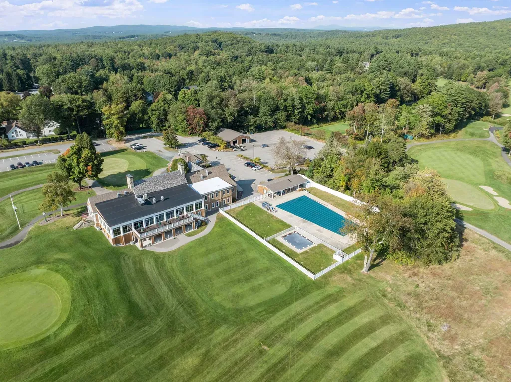8 Oakmont Drive Concord NH 03301
