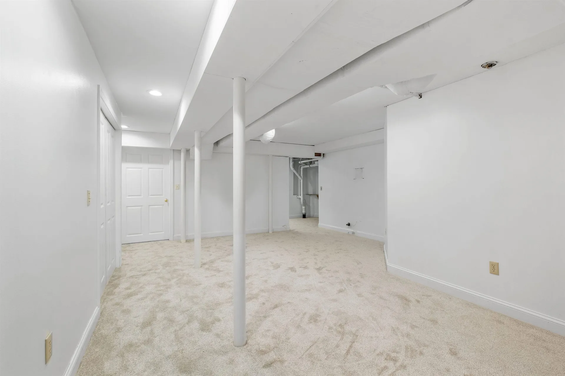 8 Oakmont Drive Concord NH 03301