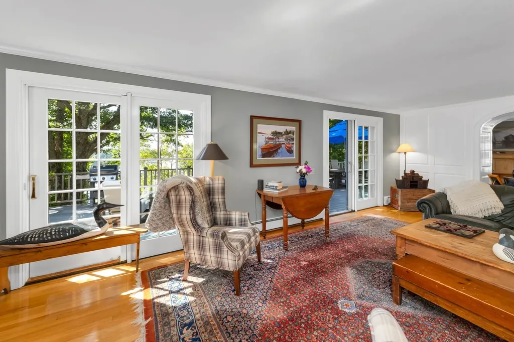 318 Governor Wentworth Highway Tuftonboro NH 03816