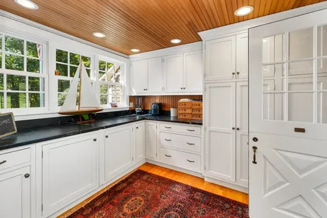 318 Governor Wentworth Highway Tuftonboro NH 03816