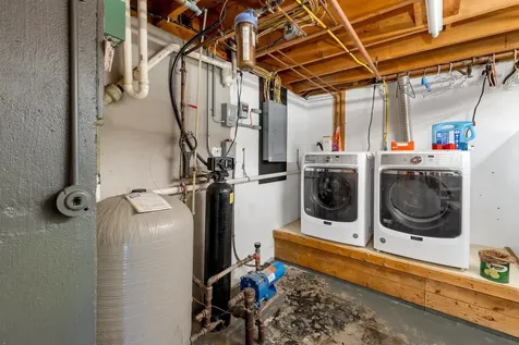 318 Governor Wentworth Highway Tuftonboro NH 03816