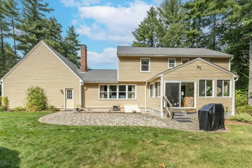 5 Mullikin Road Merrimack NH 03054