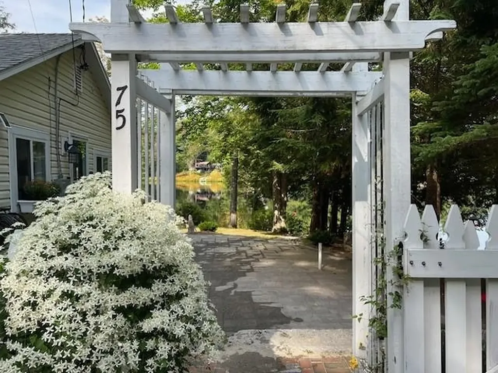 75 Winter Road Weare NH 03281