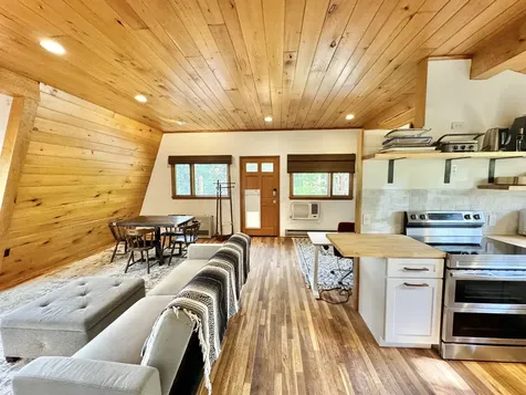 2115 East Woodstock Road Woodstock VT 05091
