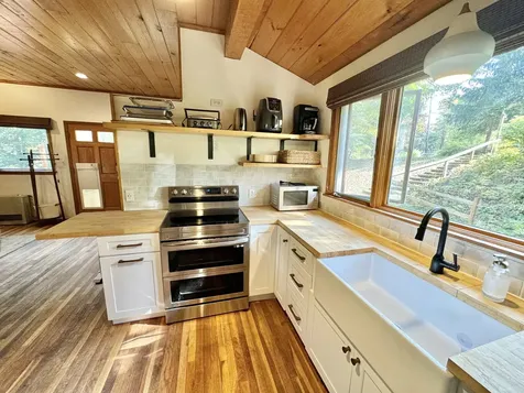 2115 East Woodstock Road Woodstock VT 05091