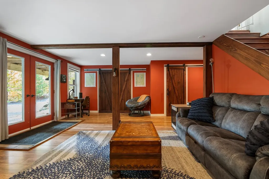 34 High Pond Road Grantham NH 03753