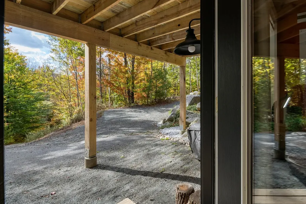 34 High Pond Road Grantham NH 03753