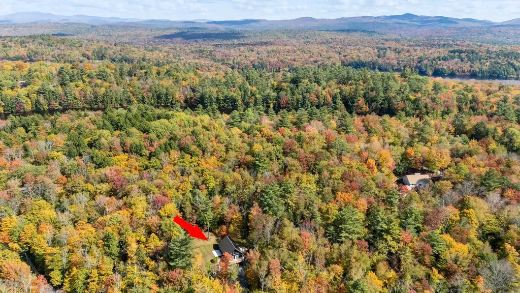 34 High Pond Road Grantham NH 03753