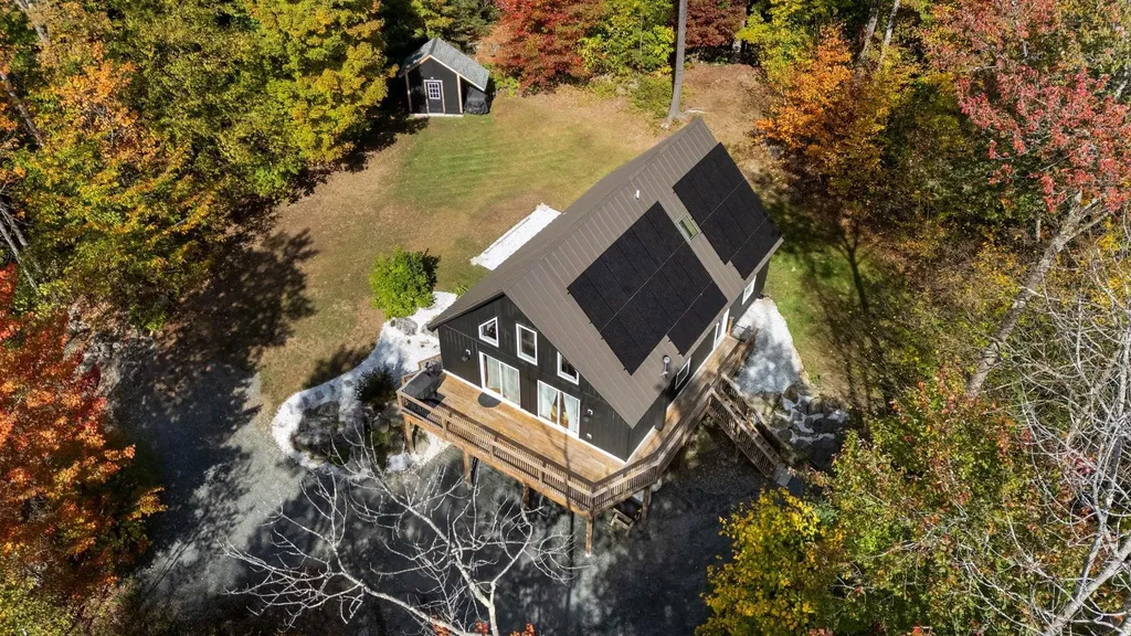 34 High Pond Road Grantham NH 03753