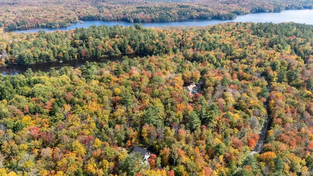 34 High Pond Road Grantham NH 03753