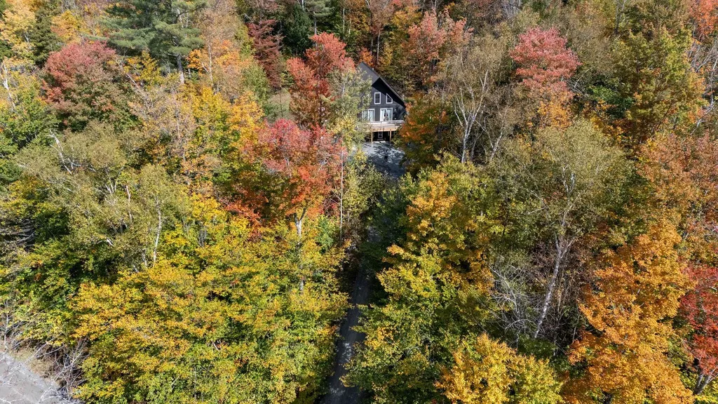 34 High Pond Road Grantham NH 03753