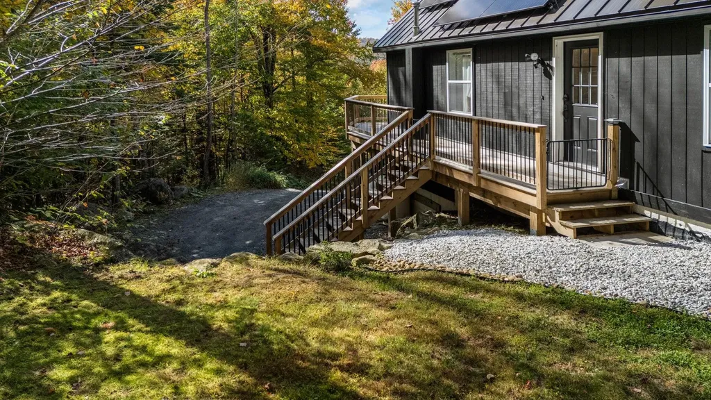 34 High Pond Road Grantham NH 03753