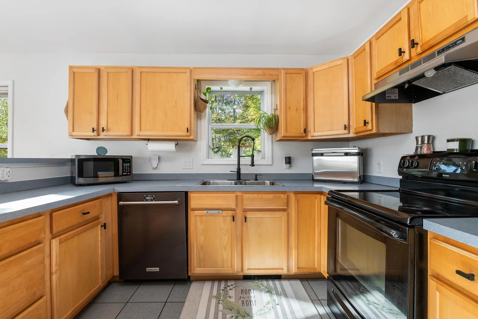 34 High Pond Road Grantham NH 03753