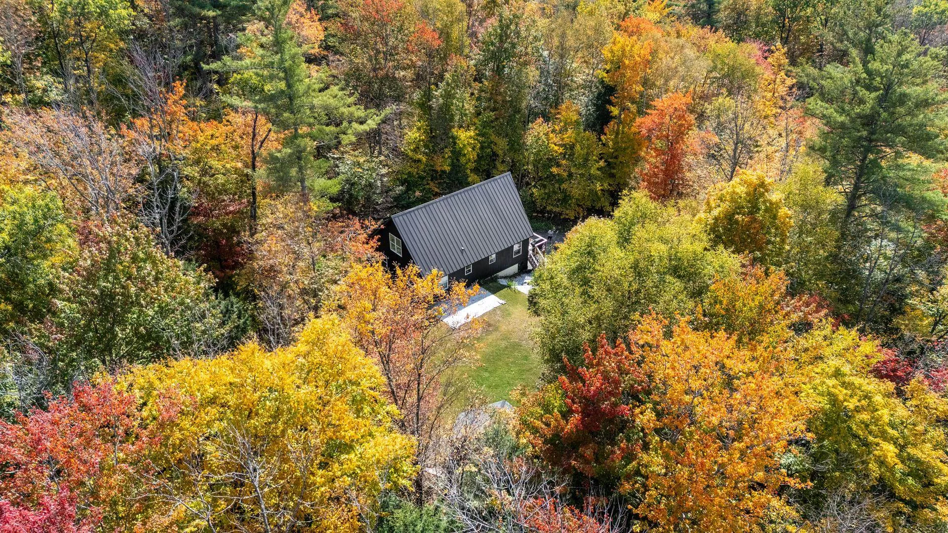 34 High Pond Road Grantham NH 03753