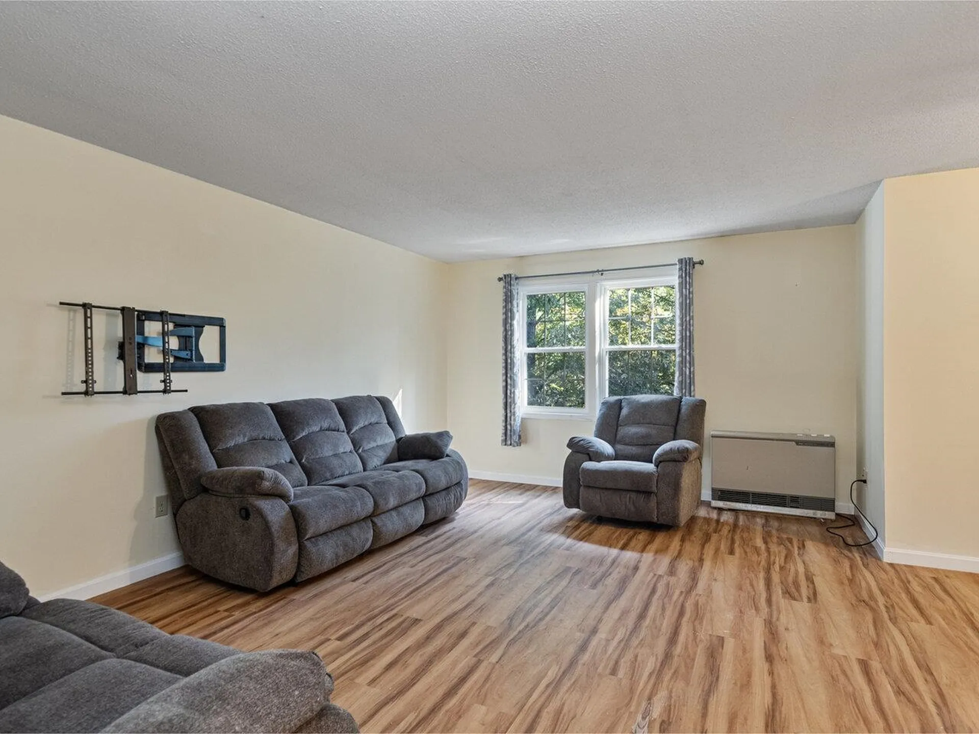 106 Twin Oaks Terrace South Burlington VT 05403