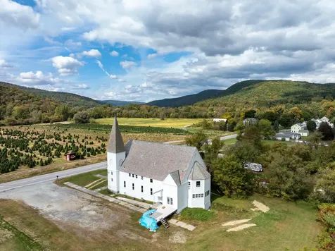 3310 Vt Route 346 Pownal VT 05260