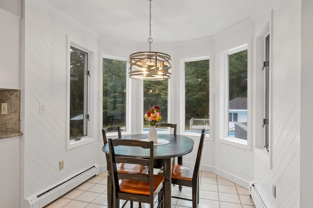29 Spring Street Pelham NH 03076