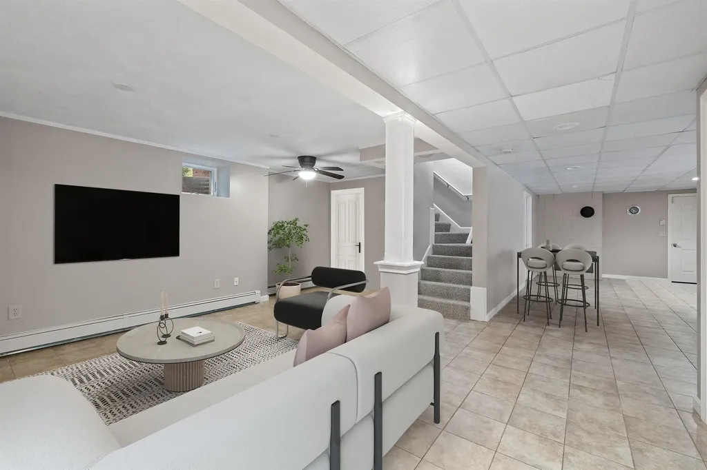 29 Spring Street Pelham NH 03076