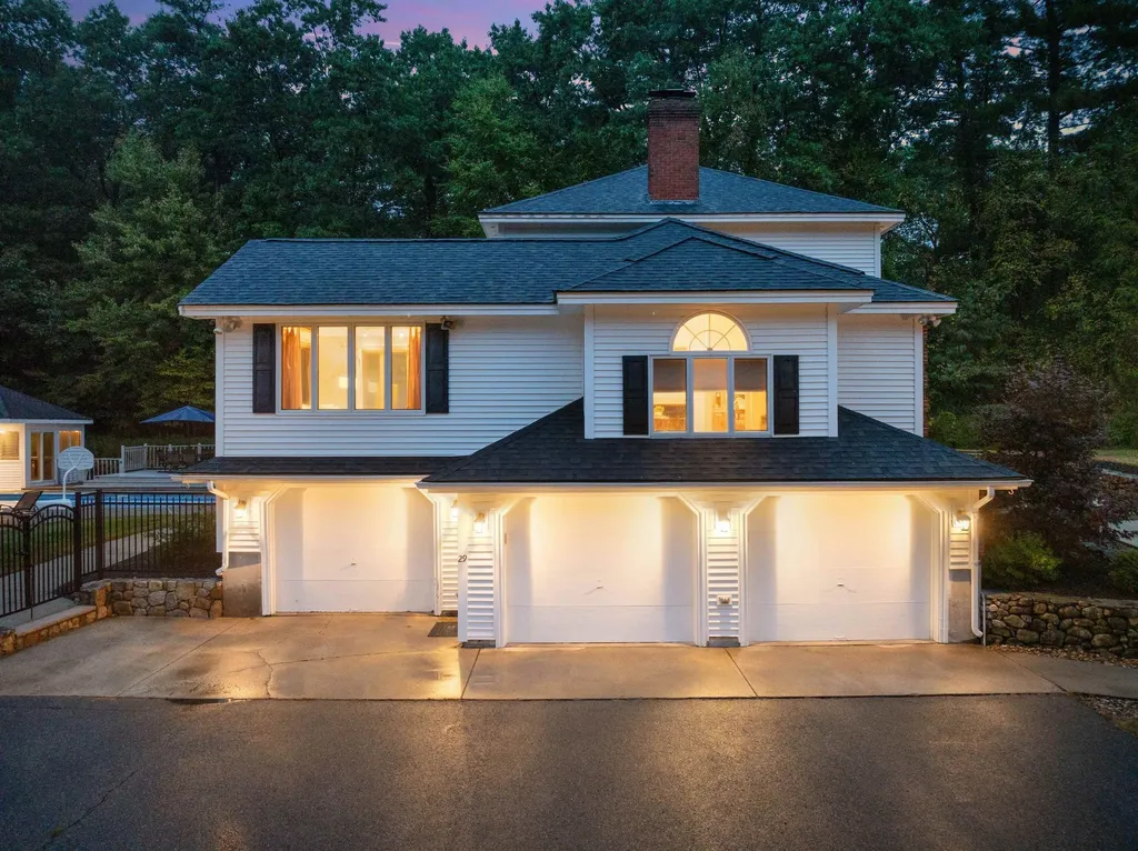 29 Spring Street Pelham NH 03076