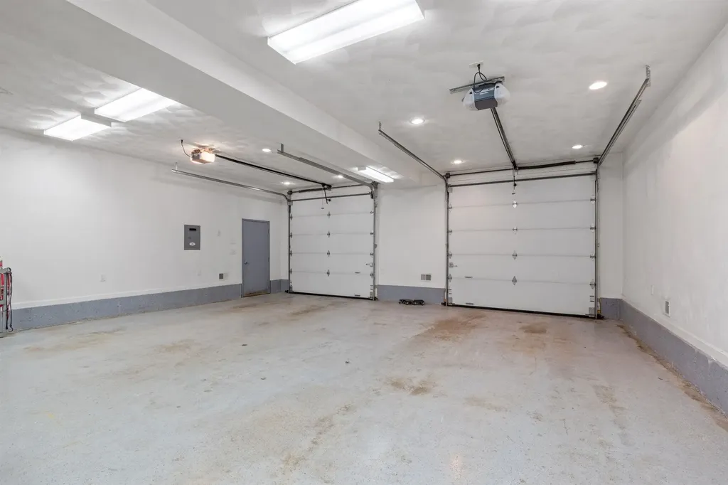 29 Spring Street Pelham NH 03076