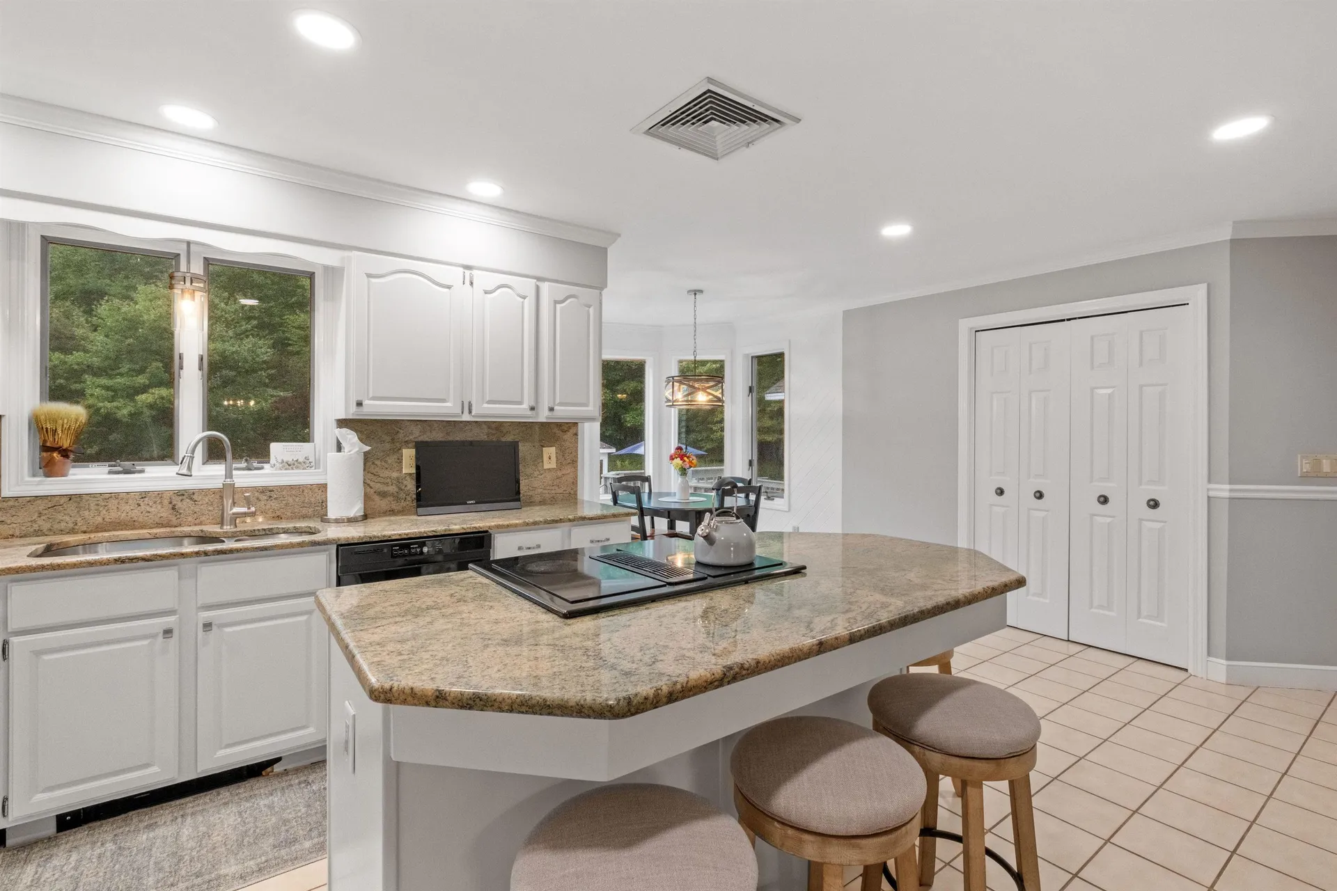 29 Spring Street Pelham NH 03076