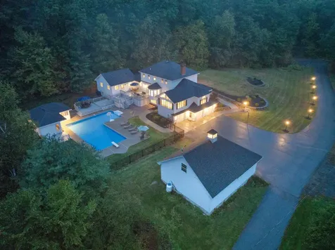 29 Spring Street Pelham NH 03076