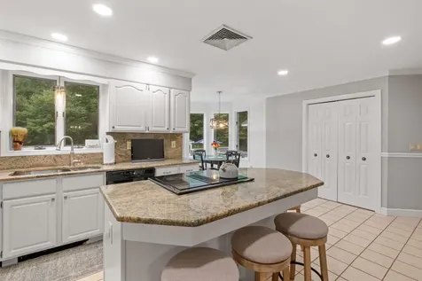 29 Spring Street Pelham NH 03076