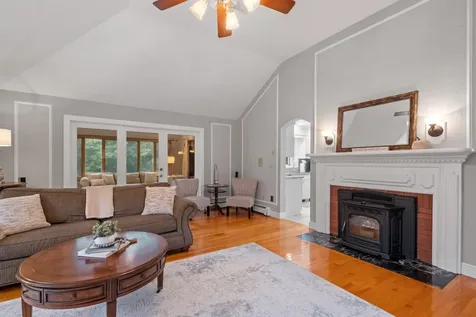 29 Spring Street Pelham NH 03076