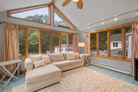 29 Spring Street Pelham NH 03076