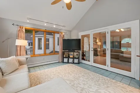 29 Spring Street Pelham NH 03076