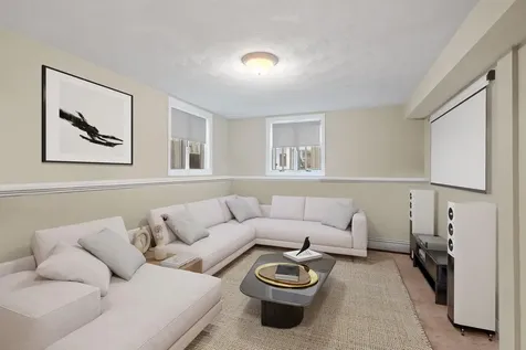 29 Spring Street Pelham NH 03076