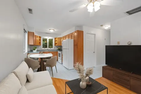 29 Spring Street Pelham NH 03076